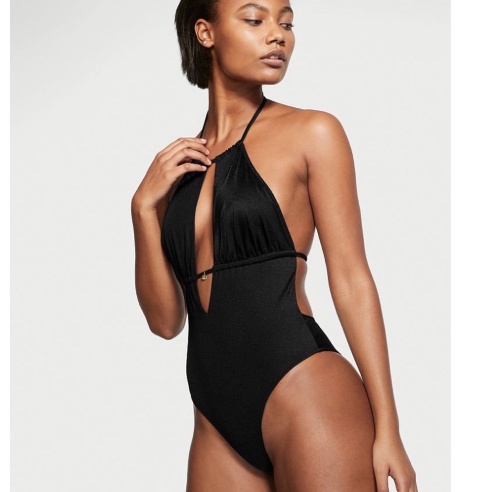 😍VS High-Neck Keyhole One-Piece